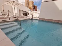 Virgen de Los Reyes - piscina
