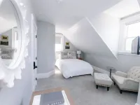 The Bell Inn Hotels in Peabody