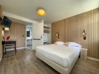 Hotel de La Gare Hotels in Quimper