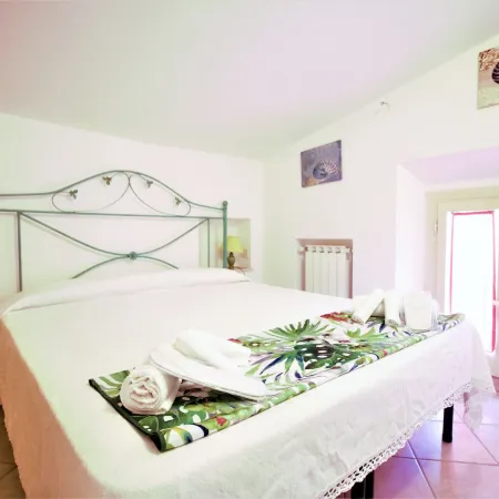 Holidaycasa Macca - Confortevole e Con Vista Mare