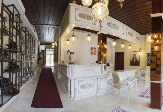 부르사 이페쿄루 호텔의 아늑한 정원