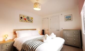No 28 Contemporary Beach Side Property with Sea Views