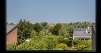 吸引人的假日之家，陽光花園，靠近海灘