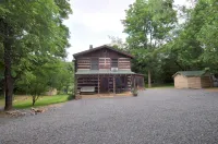 Pondview Cabin - Log Cabin Retreat