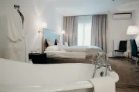Hotel Crystal - balcony
