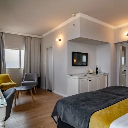 Royal Plaza Hotel