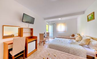 Hotel Dana