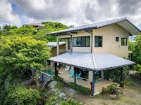 Nostalgic Retro Home on Luxurious Lot with a Private Infinity Pool and Ocean Views Hotels in Potrero