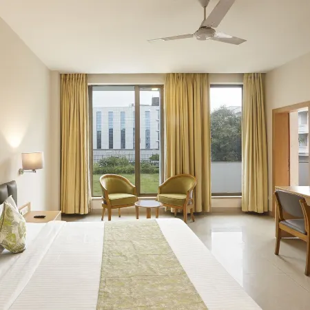 Monday Hotels Mahape