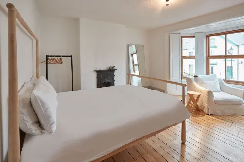 Host & Stay - Emerald Residence