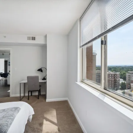 2Br Luxury City Suite with Gym & Pool