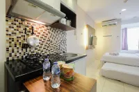 Cozy Studio Apartment at Cinere Bellevue Hôtels à : Cinere