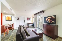 Metro Phoenix All Inclusive Living Отели рядом с достопримечательностью «Университет Деври»