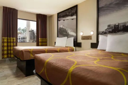 슈퍼 8 바이 윈덤 오션 스프링 빌럭시 레이티머 호텔