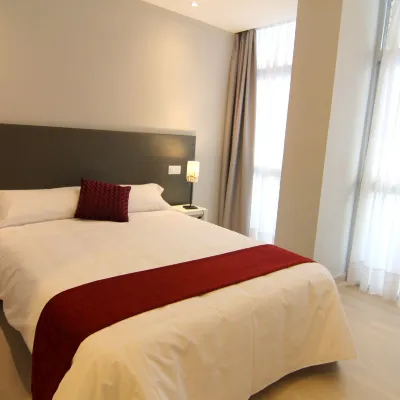 Hostal Aslyp 114 โรงแรมใกล้สถานีเมโทรคีโรนา