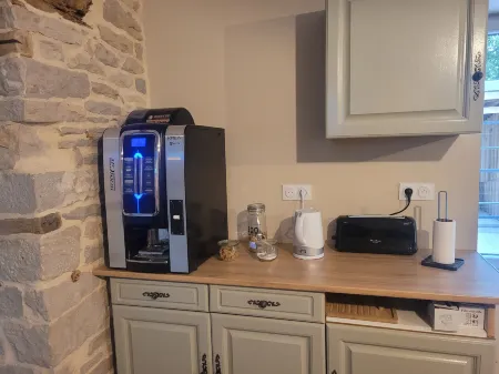 Gite le Gevot - Nuitée EV6 Tout Confort Отели в г. Бюфар