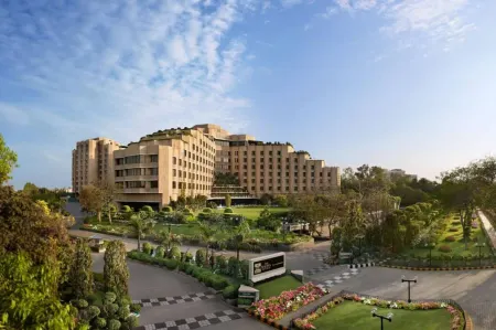 ITC Maurya, a Luxury Collection Hotel, New Delhi Отели рядом со станцией Delhi Cantt