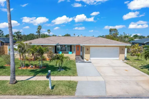 Villa Paradisus. Heated Pool! 6 min to the beach