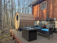 Driftland Cabin – hot tub, pizza oven, kayak