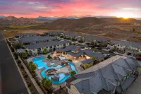 Luxury Zion Village Home - Heated Pool - 14 Guests