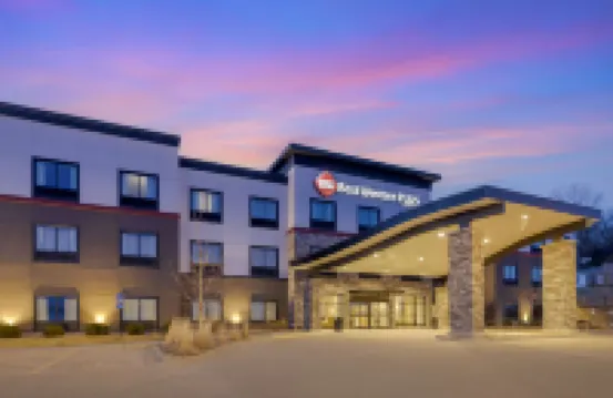Best Western Plus at la Crescent Event Center Hotels in 