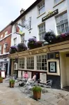 The Bull Inn Hotel dekat Shrewsbury Library