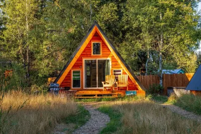 Glacier Nat'l Park A-frame w/ hot tub- ElkCalf Mountain A-Frame, GNP basecamp!