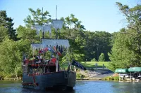 Private Dock and Gorgeous Lakefront Views - Charming Cottage Retreat