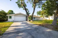 Heated Pool and Fun Activities - Spacious Florida Escape