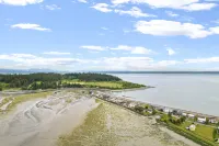 Seaside Retreat - Waterfront Haven with Beach Access Hotels in Camano