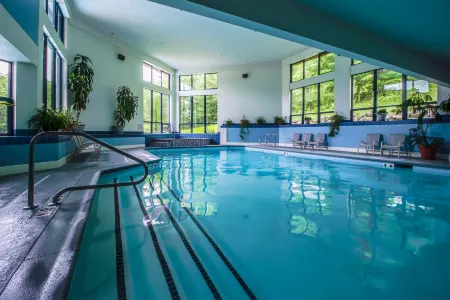 Ski in Ski Out Condo with Spa and Fireplace - Gorgeous Mountain Retreat