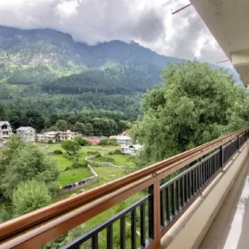 Goroomgo J J Regency (Manali)