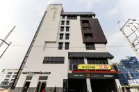 Cheongju Leaders Hotel Hotels near Ochang Lake Park