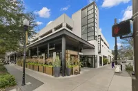 Private Balcony and Lush Garden Oasis - Gorgeous Historic Haven Hotels near Target