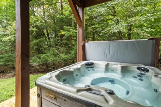 Charming Cabin with Hot Tub and Seasonal Views - Cozy Mountain Retreat