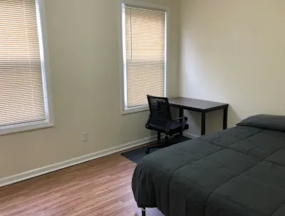 Office, Terrace and Convenient Location Near Transit - Spacious Hideaway Hotels in Irvington