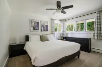 Spacious Living and Hot Tub Oasis - Chic Modern Retreat