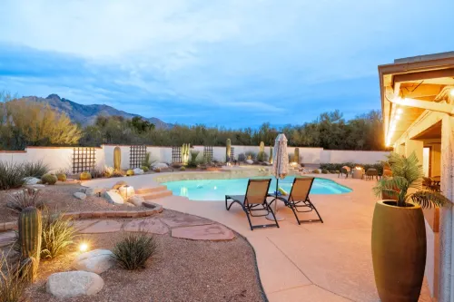 Heated Pool and Spa with Mountain Views - Stunning Tranquil Oasis