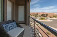 Heated Pool and Stunning Patio - Luxurious Golf Retreat