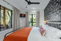 Charming Cowboy-Themed Suite with Creek Views - Elegant Escape