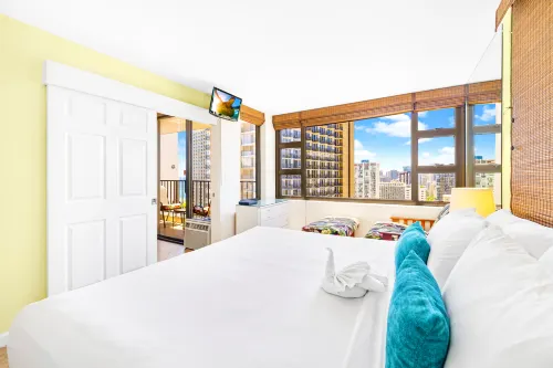 Stunning Ocean Views and Pool Access - Elegant Hawaiian Retreat Hotels in Waimanalo Beach