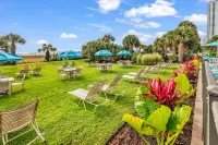 Breathtaking Ocean Views and Cozy Balcony - Charming Getaway