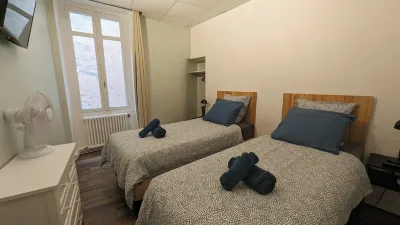 2 Bedroom Apartment in Blaye Hotels near Autour de la Citadelle