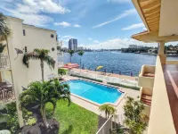 Private Balcony and Intracoastal Views - Charming Oasis