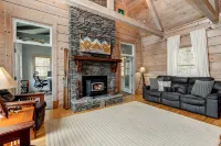 Enjoy Cookouts on the Deck and Peaceful Valley Views! - Elemental Bliss Hotels in Pickens County