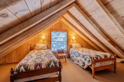 Private Access to Big Glen Lake - Charming Cottage Retreat