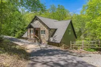 Toccoa River Cottage | Romantic | River Access Hotels in Blue Ridge