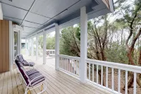Spectacular Ocean Views and Beach Walkway - Exquisite Coastal Haven