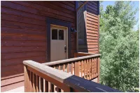 Access to Pool, Hot Tubs and Easy Slopes Access - Charming Retreat