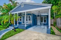 Fabulous Bungalow w/Outdoor Eden mins from Beach Hotels in Wilton Manors